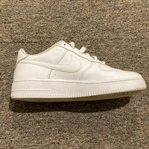 Selling White Air Force One’s (Size 7) (Men)